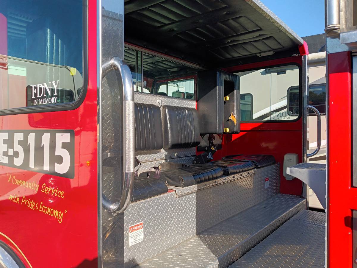 Fmc-fire-truck-diesel-1988-red-6