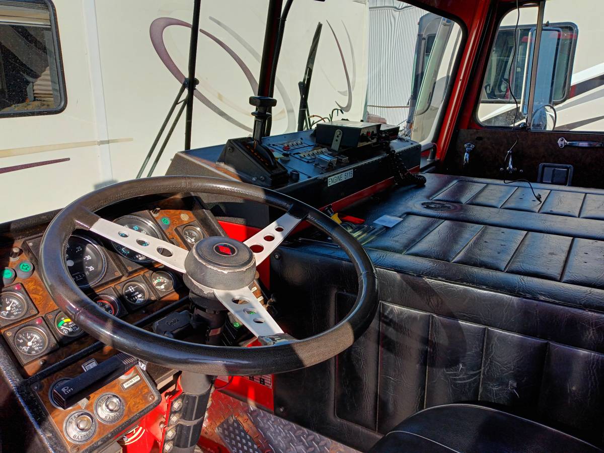 Fmc-fire-truck-diesel-1988-red-7