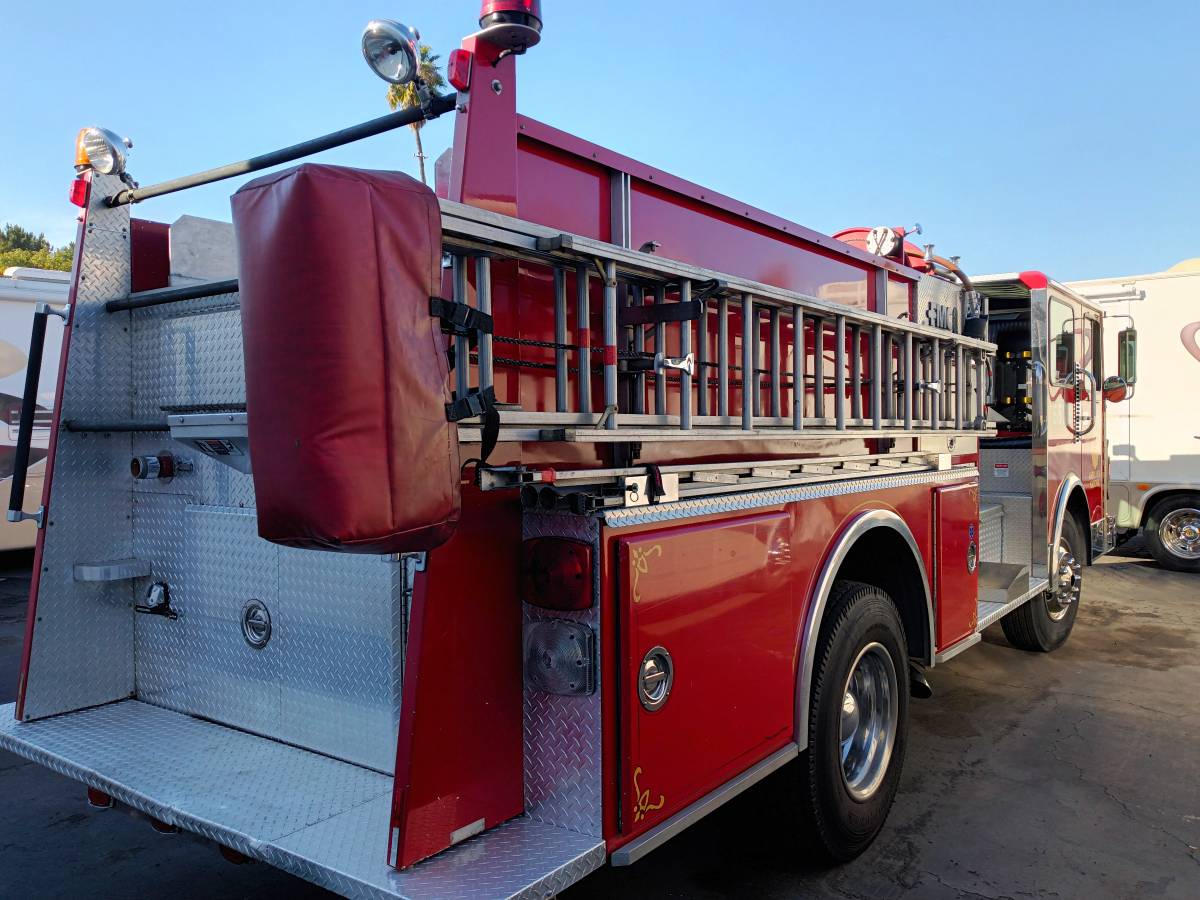 Fmc-fire-truck-diesel-1988-red-9