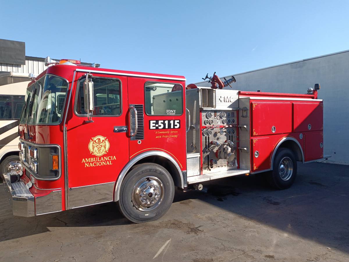 Fmc-fire-truck-diesel-1988-red