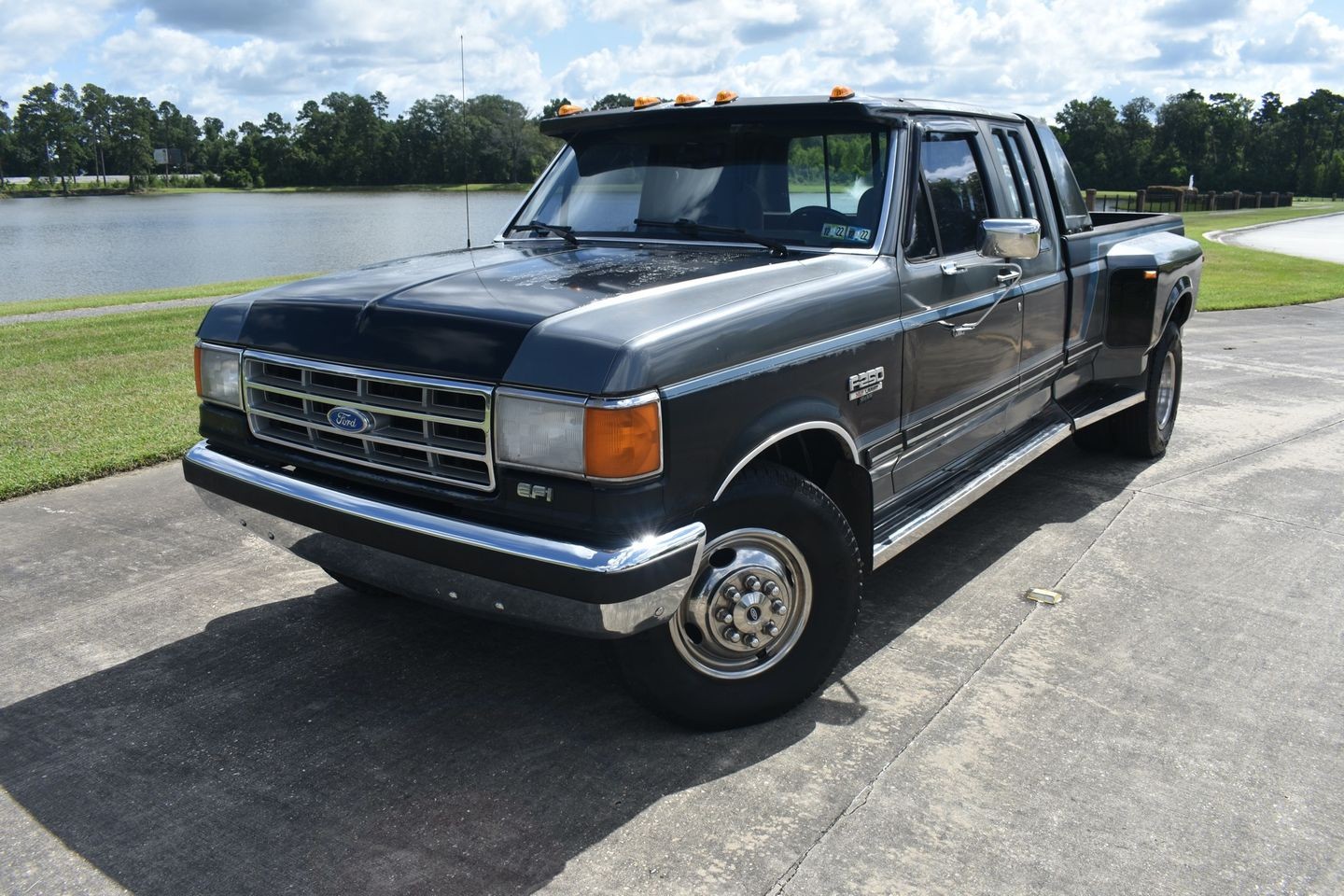 Ford-1-Ton-Trucks-1988-Pickup-Truck-6