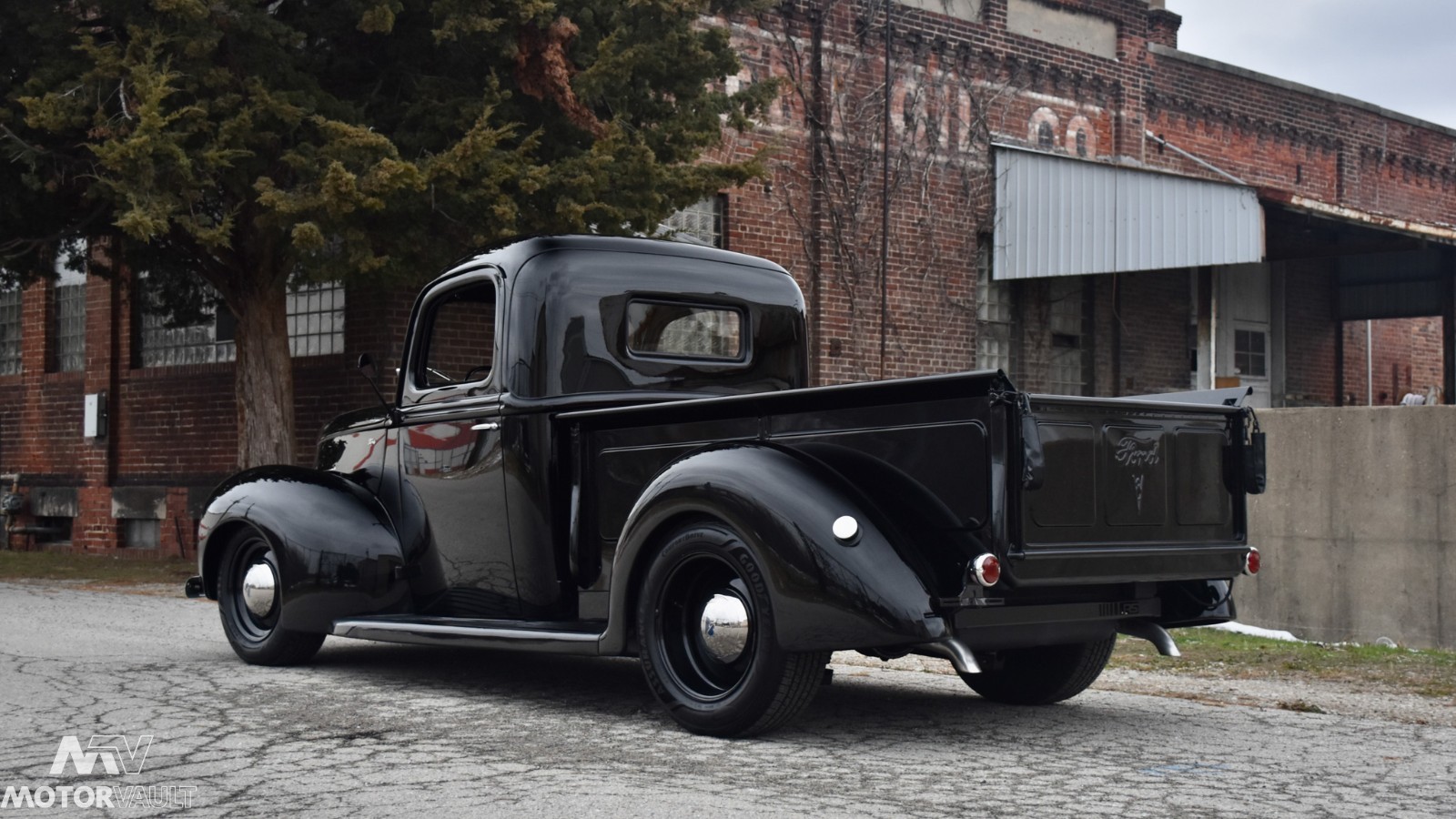 Ford-12-Ton-Pickup-1940-Truck-12
