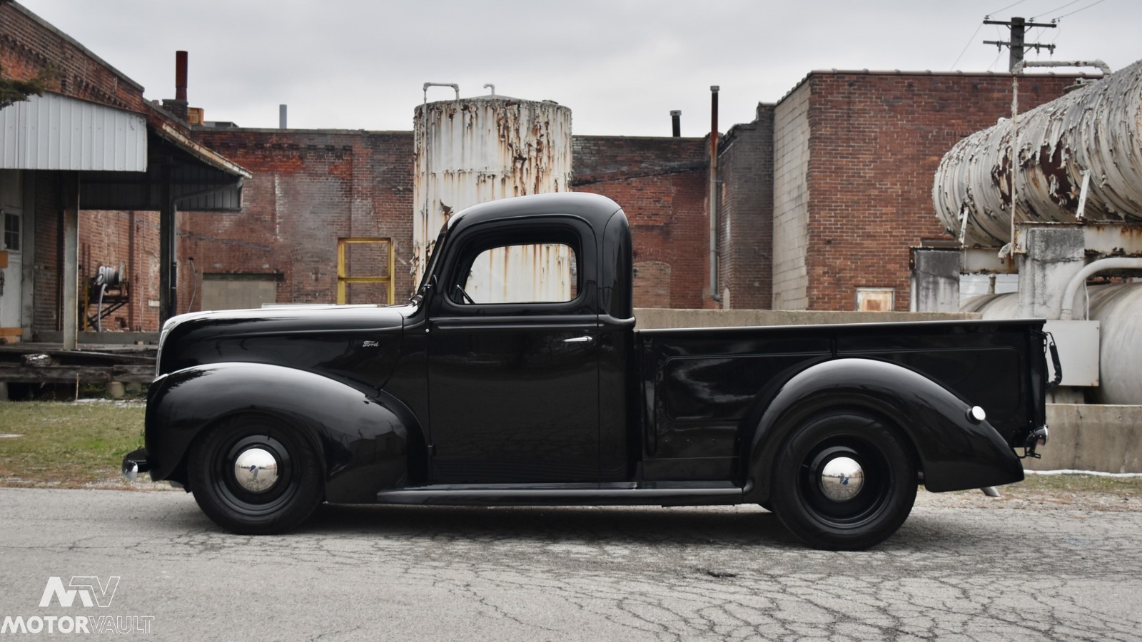 Ford-12-Ton-Pickup-1940-Truck-13