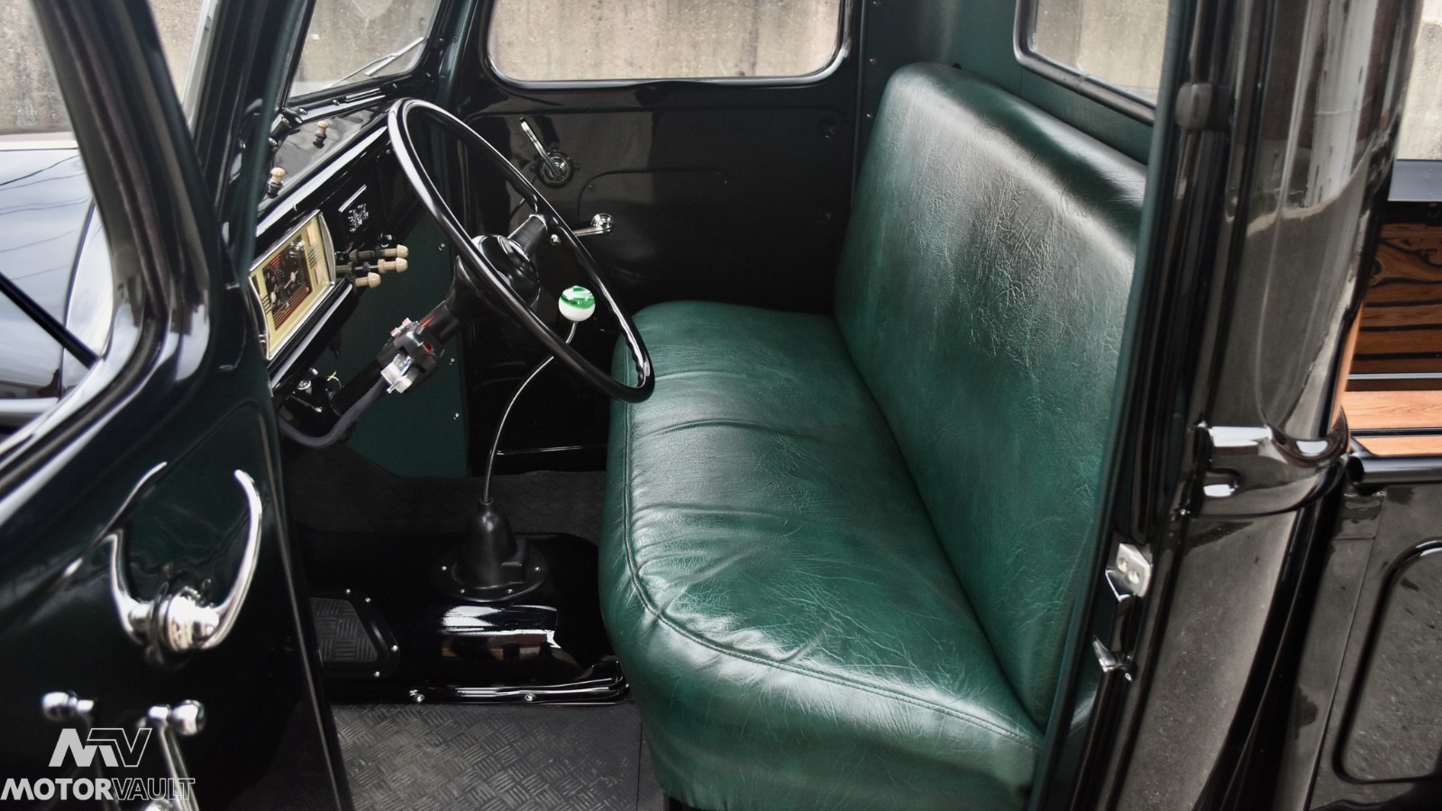 Ford-12-Ton-Pickup-1940-Truck-4