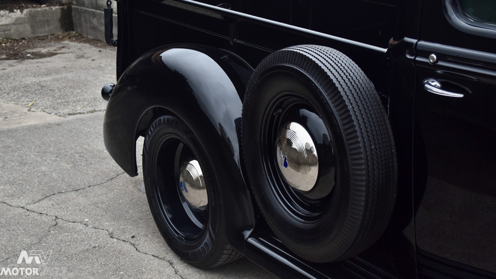Ford-12-Ton-Pickup-1940-Truck-7