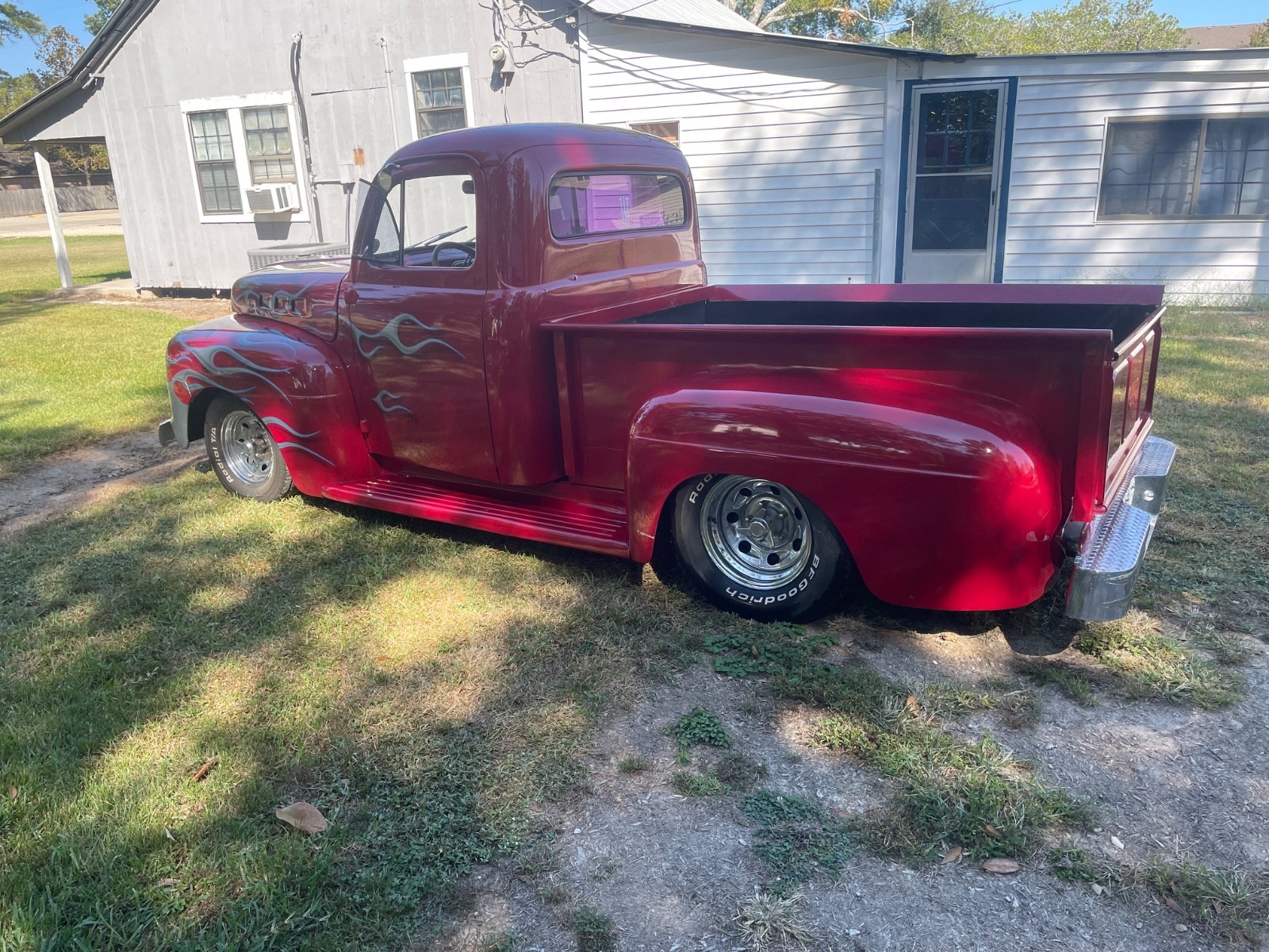 Ford-12-Ton-Pickup-1951-11