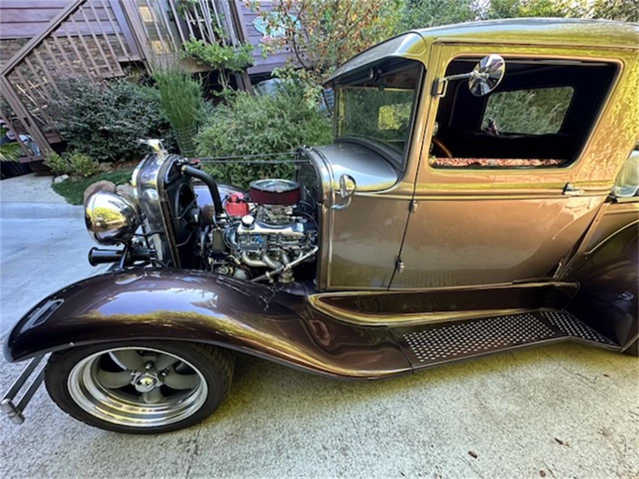 Ford-12-ton-pickup-1931-2-Tone-Bronze-Dark-Brown-2