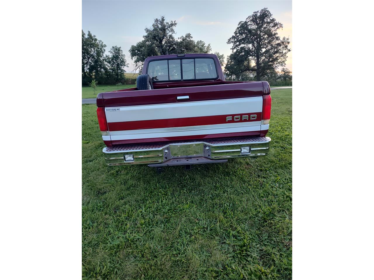 Ford-12-ton-pickup-1990-Maroon-and-White-Red-2