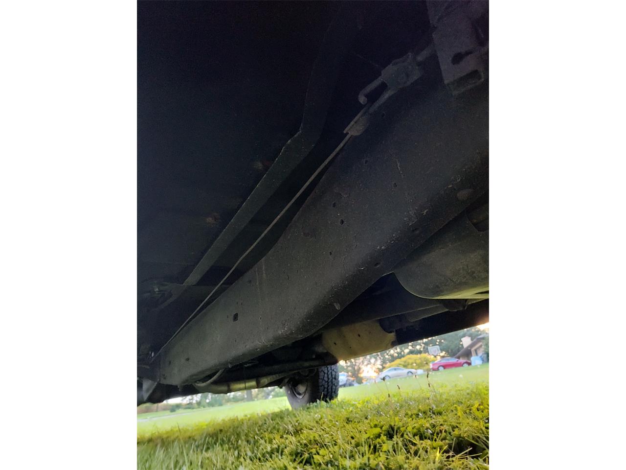 Ford-12-ton-pickup-1990-Maroon-and-White-Red-3