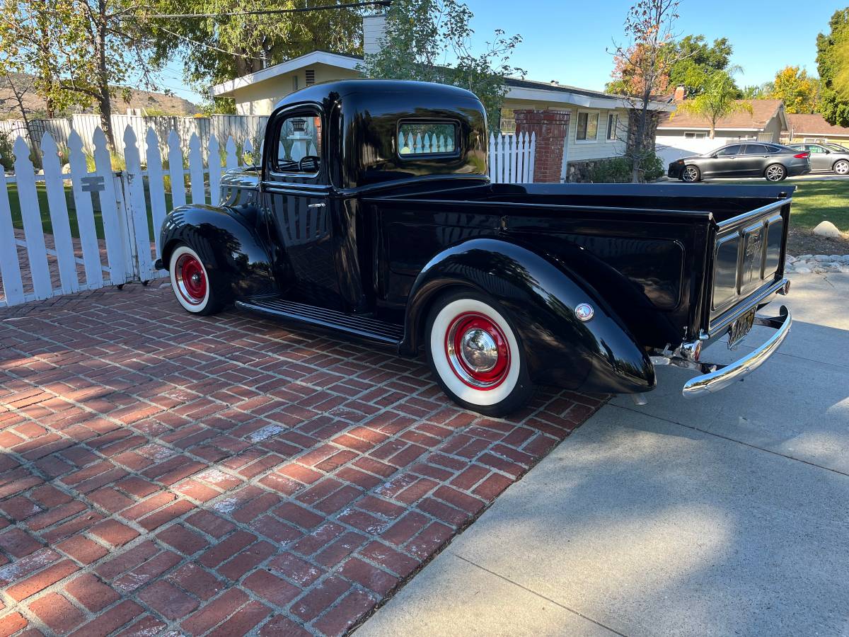 Ford-1940-black-10