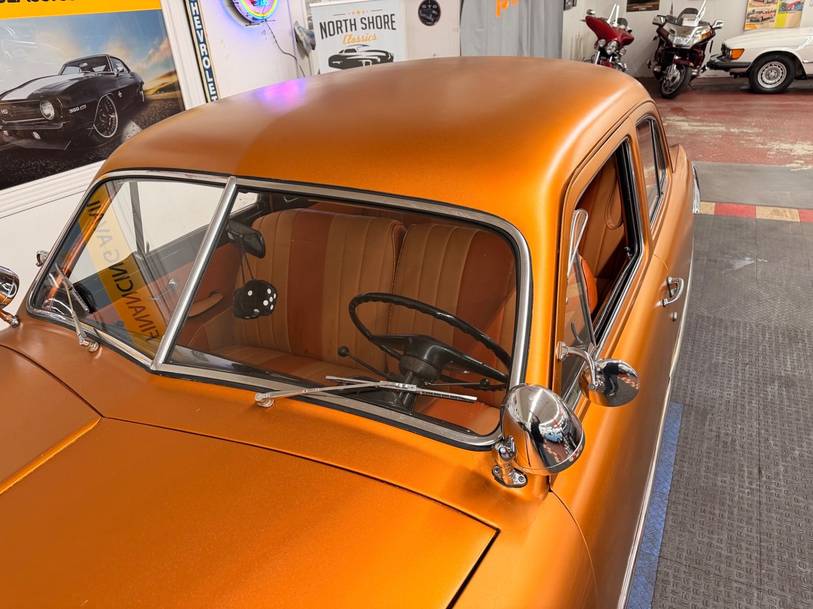 Ford-2-Door-Custom-1951-2-Door-10