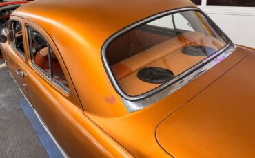 Ford-2-Door-Custom-1951-2-Door-14