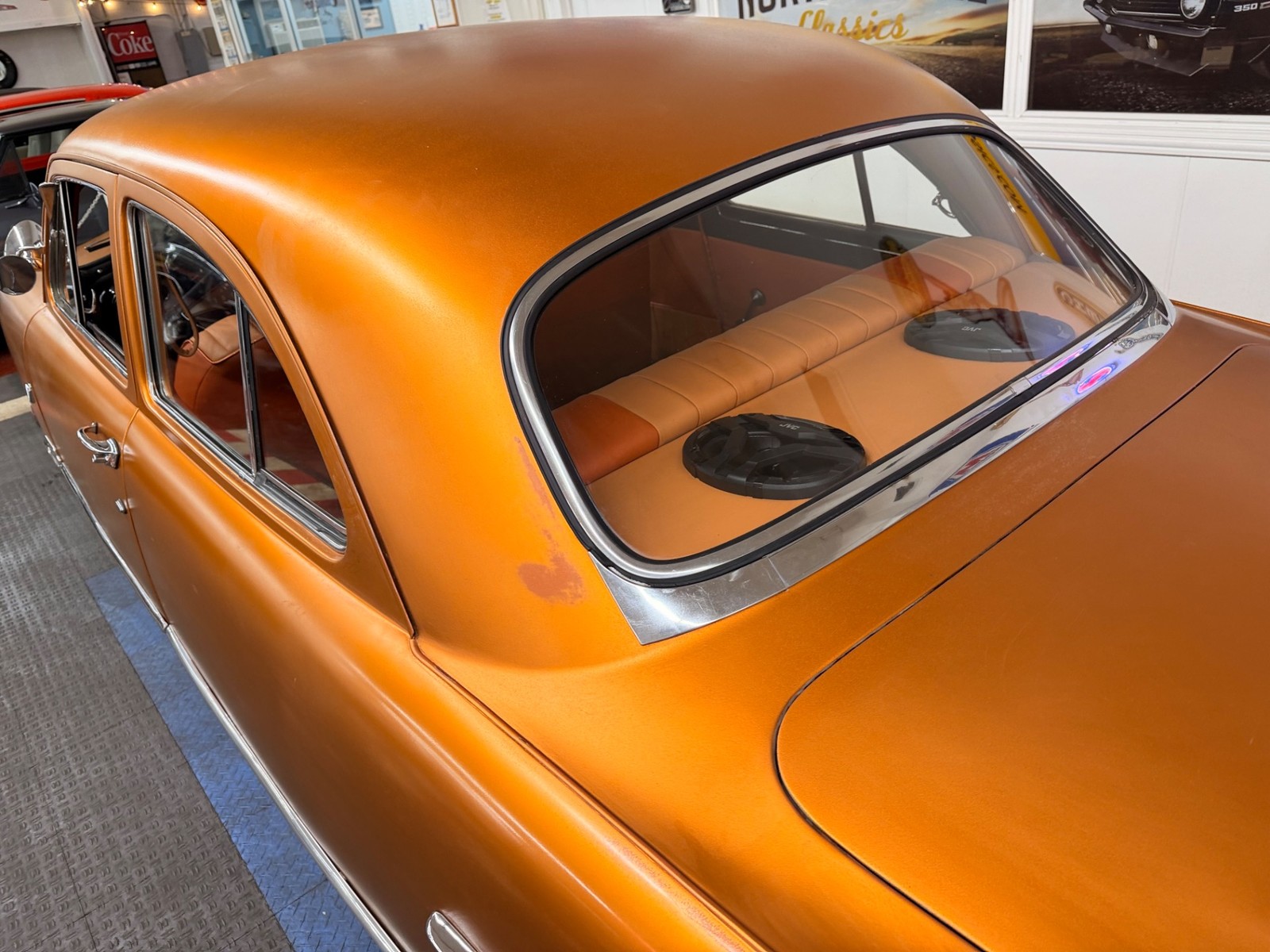 Ford-2-Door-Custom-1951-2-Door-14