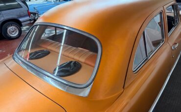 Ford-2-Door-Custom-1951-2-Door-15