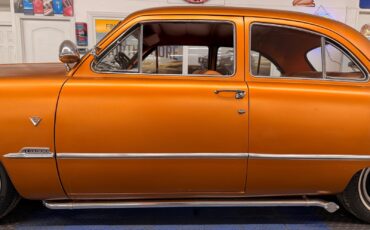 Ford-2-Door-Custom-1951-2-Door-18