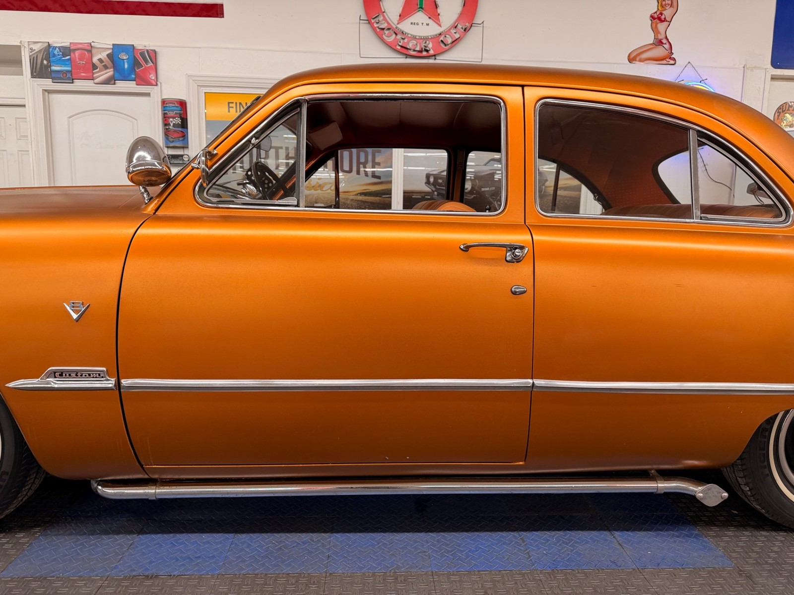 Ford-2-Door-Custom-1951-2-Door-18