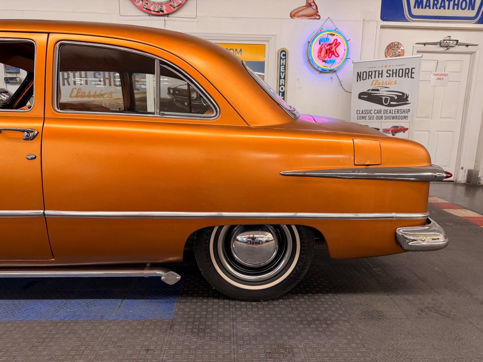 Ford-2-Door-Custom-1951-2-Door-19