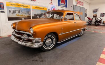 Ford-2-Door-Custom-1951-2-Door-2