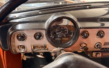 Ford-2-Door-Custom-1951-2-Door-27