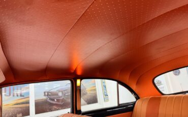 Ford-2-Door-Custom-1951-2-Door-31