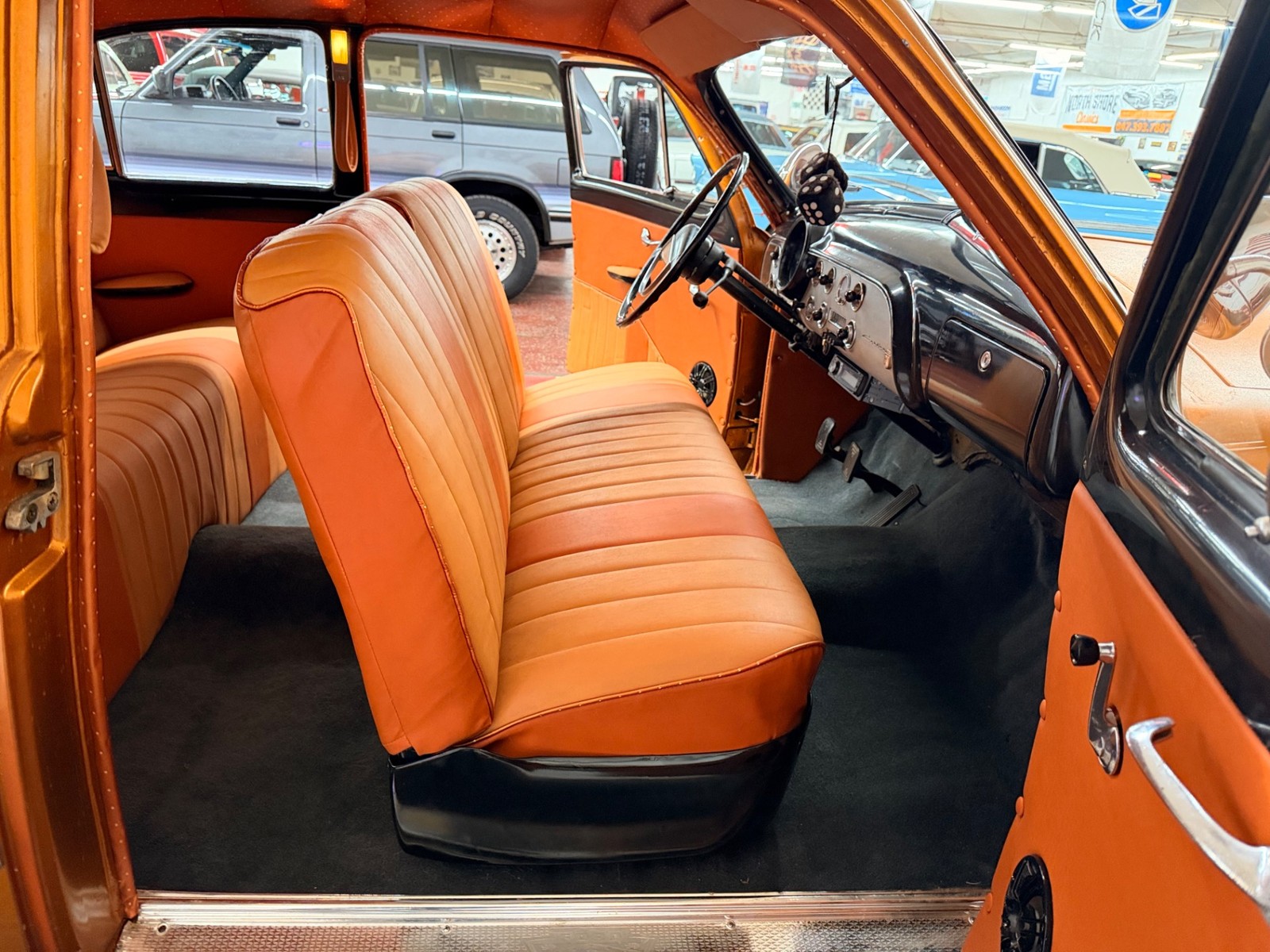 Ford-2-Door-Custom-1951-2-Door-36