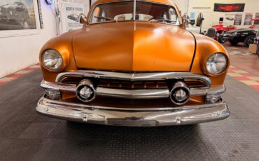 Ford-2-Door-Custom-1951-2-Door-7