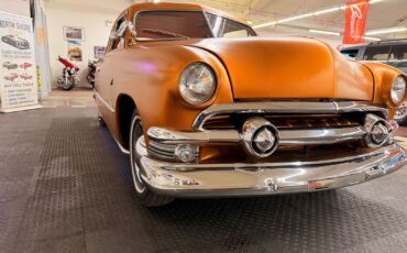 Ford-2-Door-Custom-1951-2-Door-8