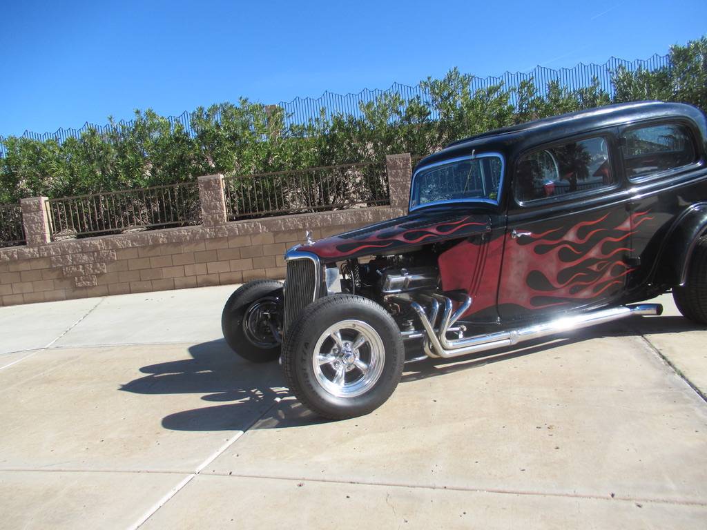 Ford-2-door-sedan-1934-black-14