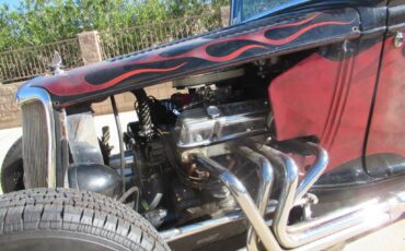 Ford-2-door-sedan-1934-black-2