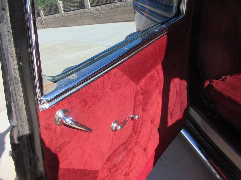 Ford-2-door-sedan-1934-black-7