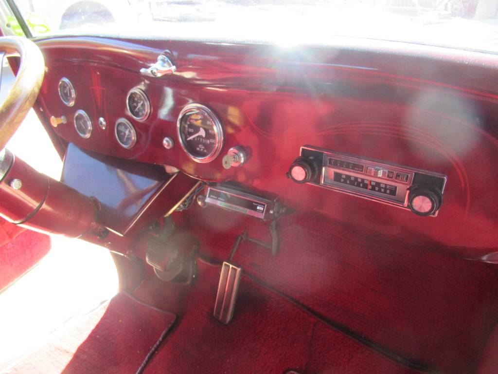 Ford-2-door-sedan-1934-black-8