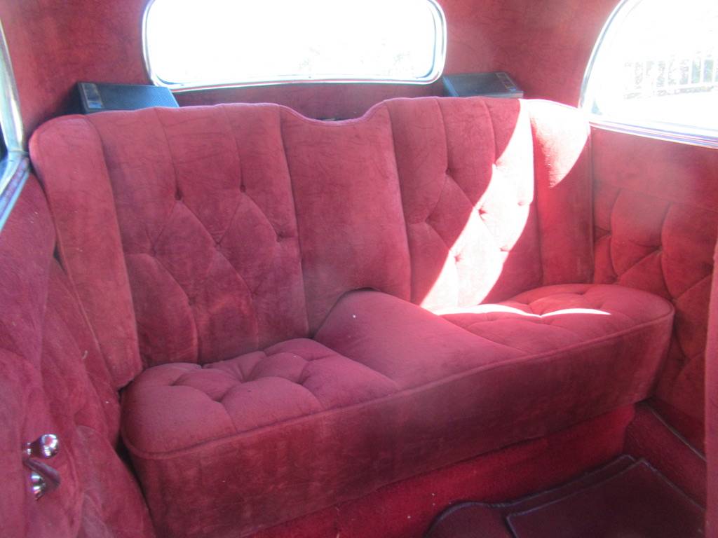 Ford-2-door-sedan-1934-black-9