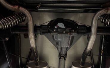 Ford-2-door-sedan-street-rod-AC-1934-Sedan-2