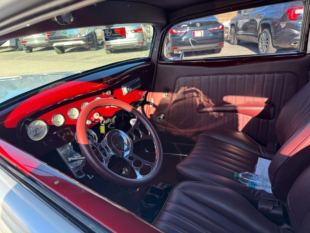 Ford-2-door-sedan-street-rod-AC-1934-Sedan-29