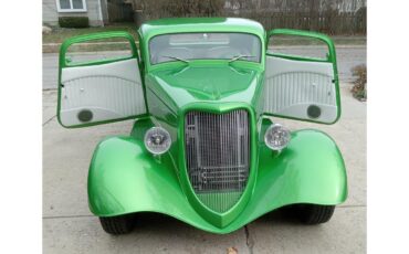 Ford-3-window-coupe-1934-Green-Chaulk-11