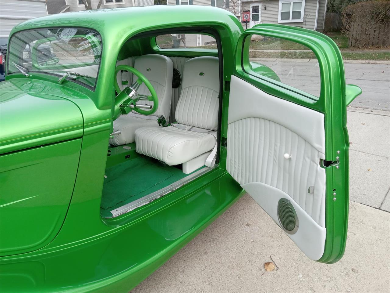 Ford-3-window-coupe-1934-Green-Chaulk-12