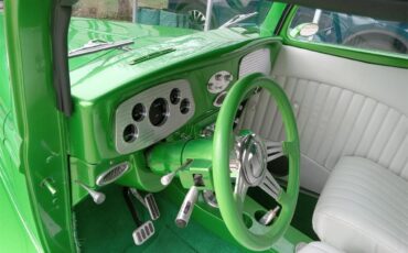 Ford-3-window-coupe-1934-Green-Chaulk-16