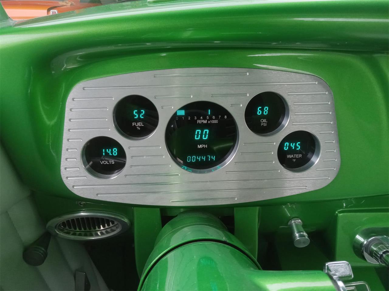 Ford-3-window-coupe-1934-Green-Chaulk-17