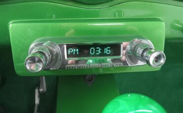 Ford-3-window-coupe-1934-Green-Chaulk-18