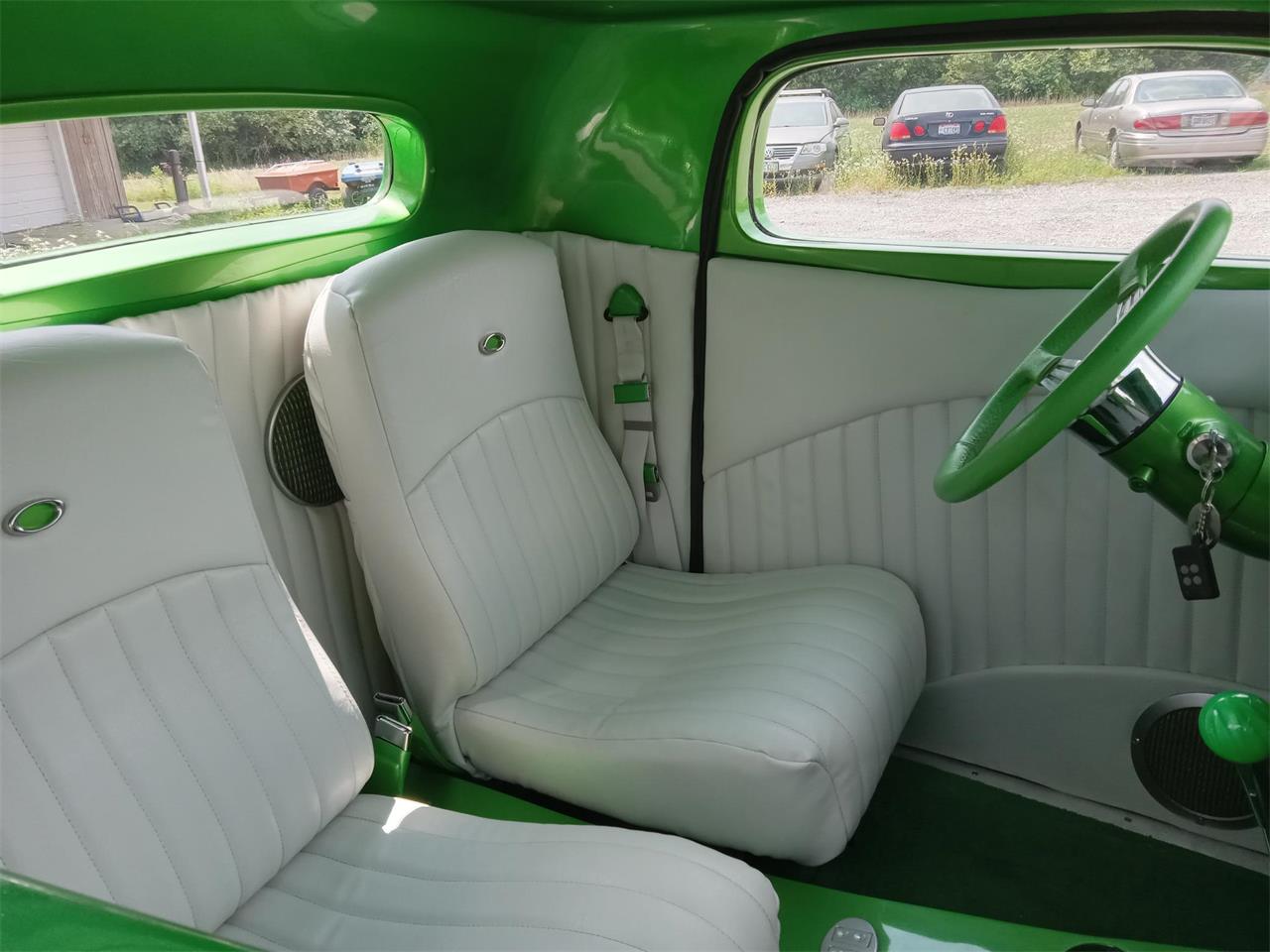 Ford-3-window-coupe-1934-Green-Chaulk-3