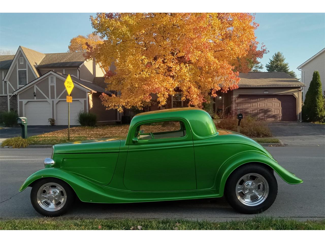 Ford-3-window-coupe-1934-Green-Chaulk-4