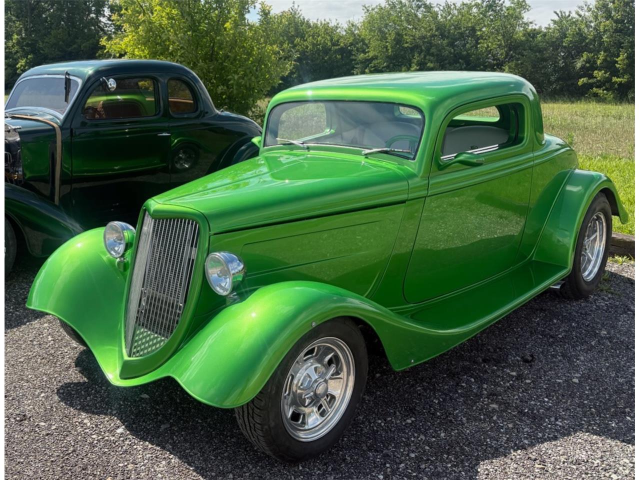Ford-3-window-coupe-1934-Green-Chaulk-5