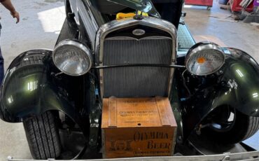 Ford-4-dr-sedan-1931-Emerald-Green-Fawn-1