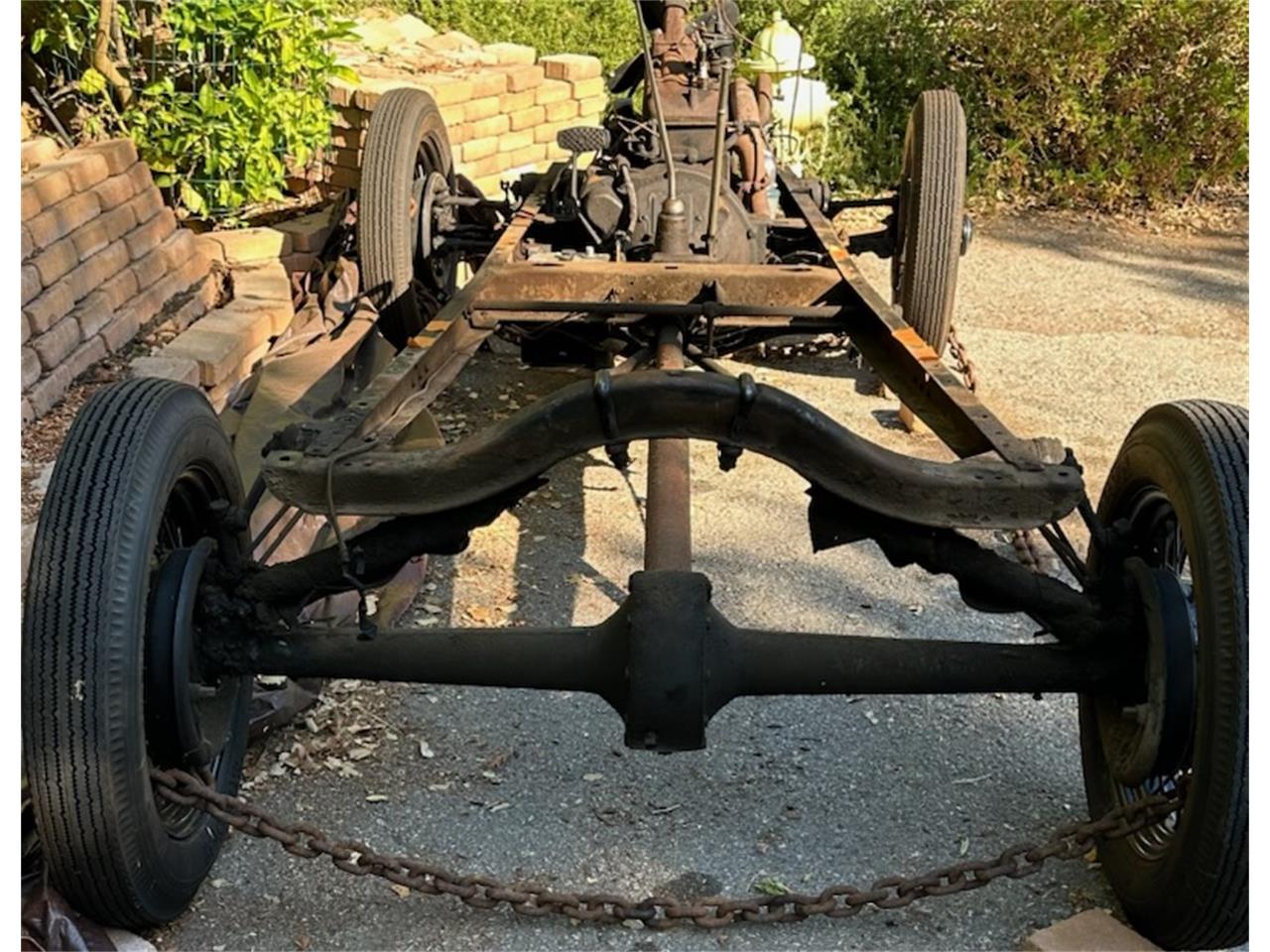 Ford-4-dr-sedan-1931-Emerald-Green-Fawn-10