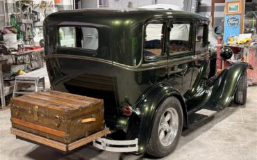 Ford-4-dr-sedan-1931-Emerald-Green-Fawn-11