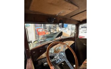 Ford-4-dr-sedan-1931-Emerald-Green-Fawn-3