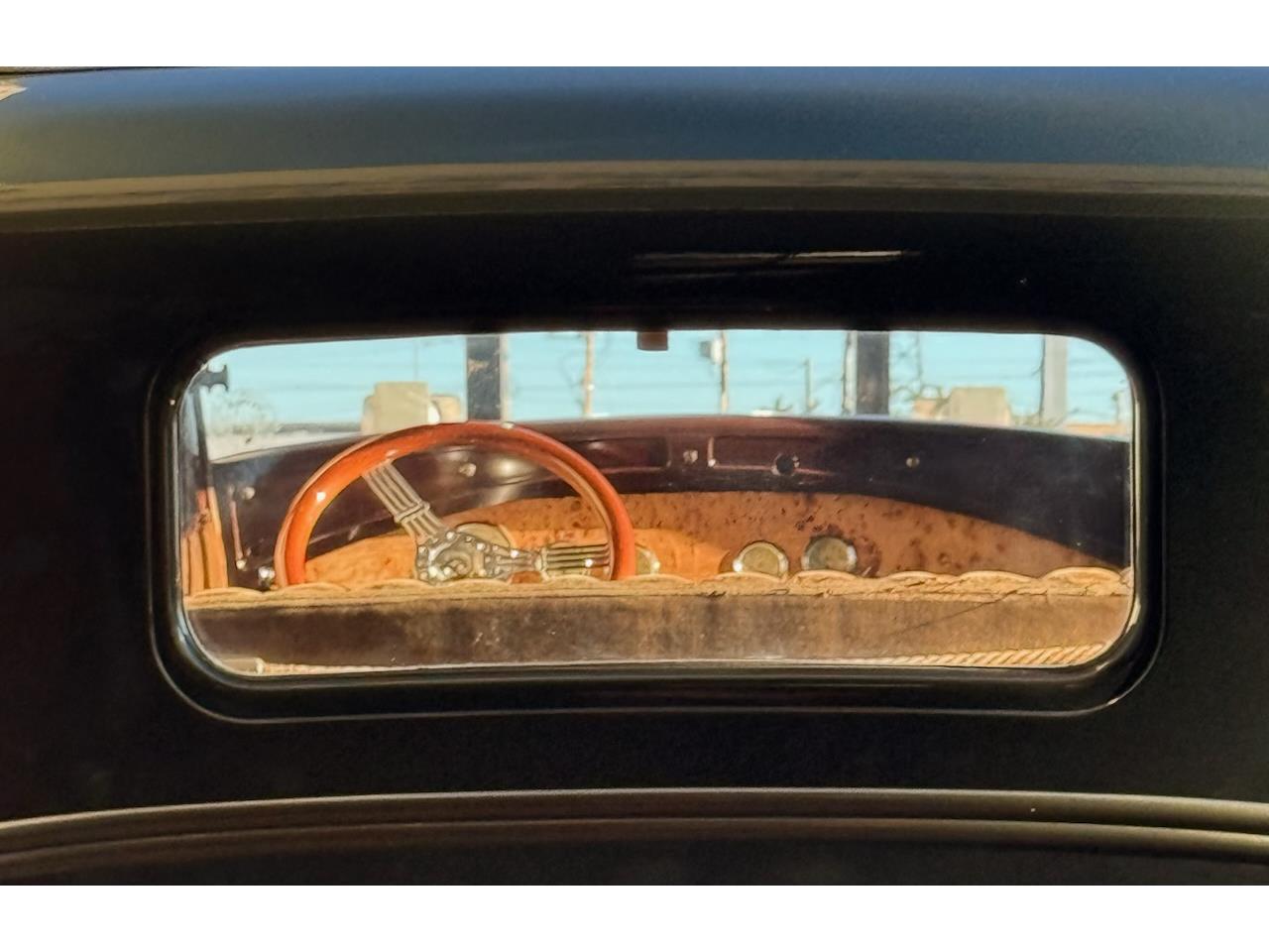 Ford-4-dr-sedan-1931-Emerald-Green-Fawn-6