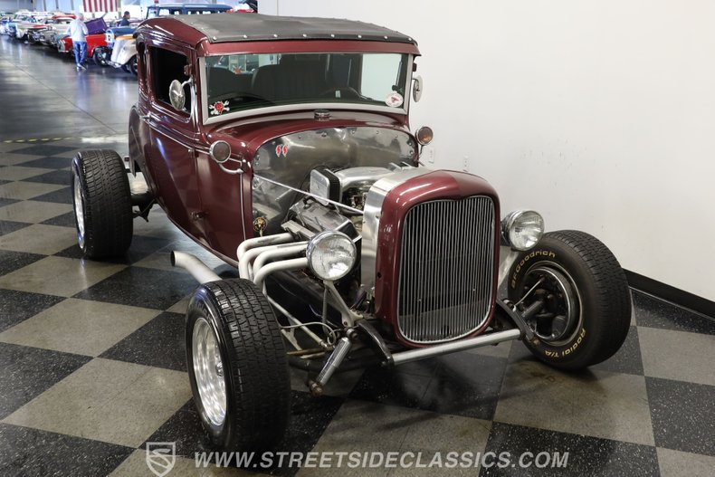 Ford-5-window-1931-Burgundy-Maroon-Black-12