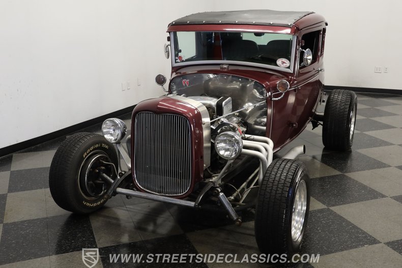 Ford-5-window-1931-Burgundy-Maroon-Black-14