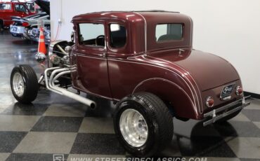 Ford-5-window-1931-Burgundy-Maroon-Black-19
